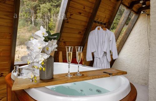 Sao Pedro de Alcantara Ski Chalet | Chalé Alcântara - With Bathtub