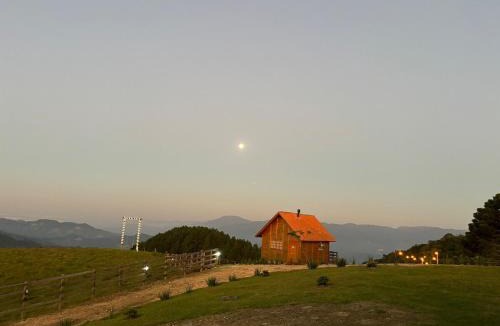 Aguas Mornas Ski Chalet | Chalé alecrim Rancho Queimado
