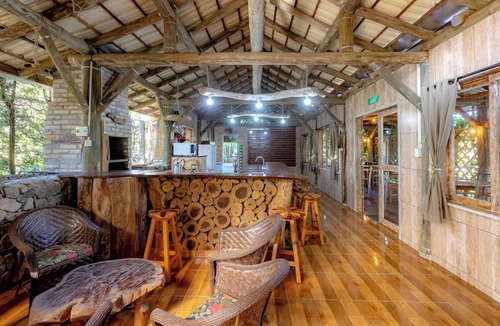 Joinville Ski Chalet | Chalé confortável com pisc,WiFi, garagem e jacuzzi