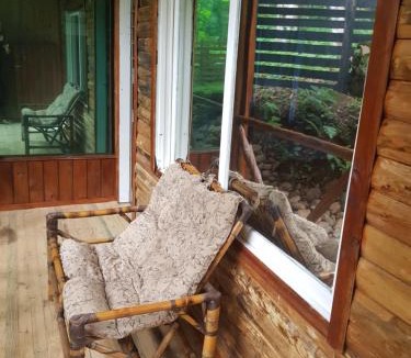 Praia Grande Ski Chalet | Chalé Espelhado no Itaimbezinho