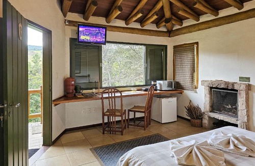 Passa Quatro Apartment | Chalé p/casal com lareira, sauna e piscina