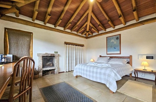 Passa Quatro Apartment | Chalé p/casal com lareira, sauna e piscina