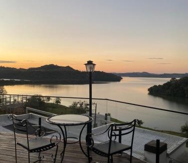 Nova Prata do Iguacu Ski Chalet | Chalé Premium com vista espetacular do Lago