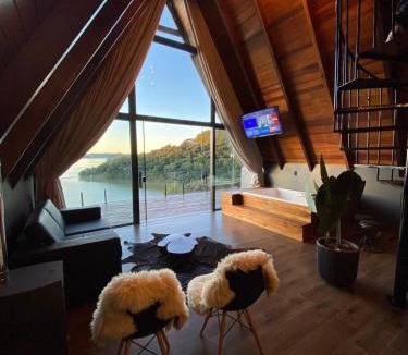 Nova Prata do Iguacu Ski Chalet | Chalé Premium com vista espetacular do Lago