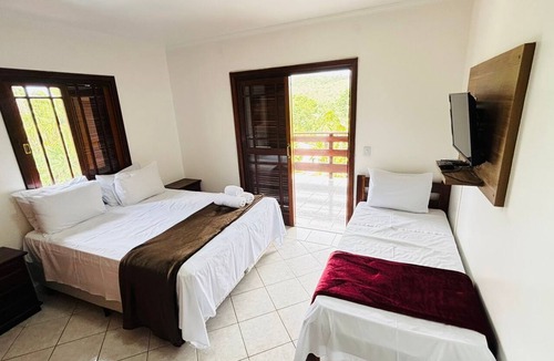 Alto Paraiso de Goias Hotel | Chalés Casa Rosa