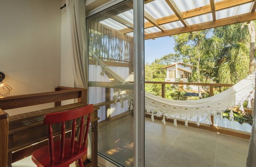 Praia do Rosa Ski Chalet | Chalet Azul. Comfort, Style and Peace in Nature.