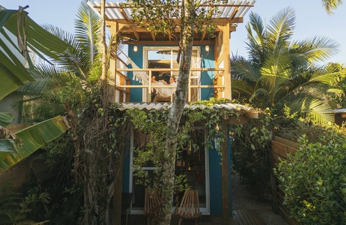 Praia do Rosa Ski Chalet | Chalet Azul. Comfort, Style and Peace in Nature.