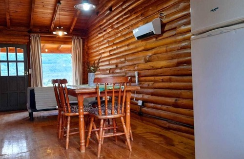 La Bolsa Cottage | Charming 4-bedroom cottage in superb Villa Lago Rivadavia with WiFi