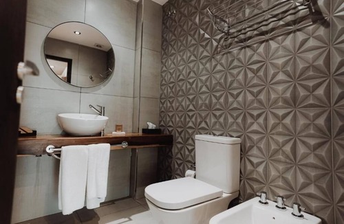 Rio Cuarto Hotel | Charming City View Unit | Hot Tub, Sauna & 2 Pools | 0.4 Mi to Asian Art Center