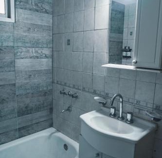 La Perla Apartment | Check and Home - Mitre - 5 Huéspedes con Balcón a la Calle, Patio y Parrilla