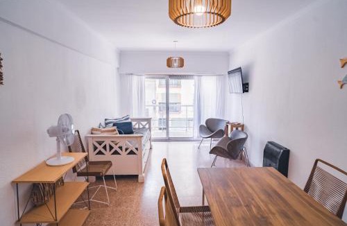 La Perla Apartment | Check and Home - Mitre - 5 Huéspedes con Balcón a la Calle, Patio y Parrilla