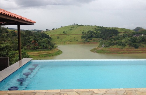 Igarata House | Cinematic views and first-class infrastructure.