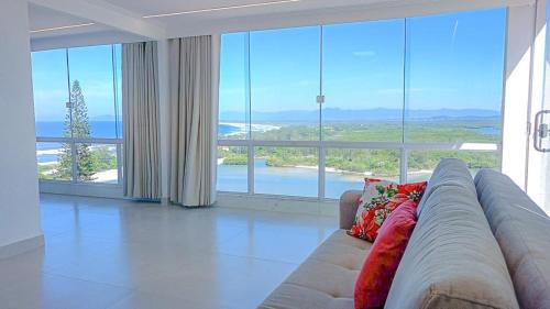 Barra de Guaratiba Apartment | Cobertura com vista panorâmica, piscina, garagem e churrasqueira