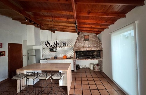 Partido de General Pueyrredon Ski Chalet | Colinas Verdes Neighborhood - Los Sauces Country Home