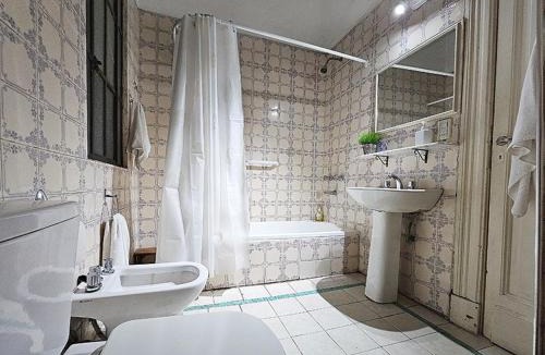 Balvanera Apartment | Comodo piso en Buenos Aires centro, cerca de importantes avenidas centros gastronomicos y plaza Houssey,