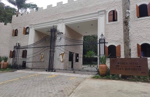 Indaia House | Condominium Park Imperial House