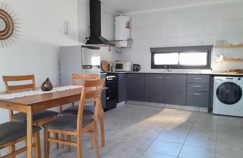 Venado Tuerto Apartment | Confort urbano - Departamento de 1 dormitorio con cochera