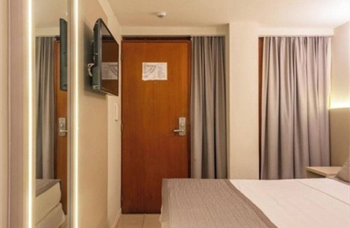 Vilas do Atlantico Hotel | Contemporary Room Steps from Vilas Beach | 10 Min Walk to the Beach
