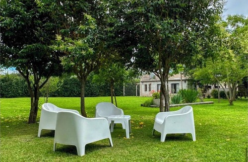 Villa Lia Apartment | Country cabin with a pool, sports court, and barbecue area