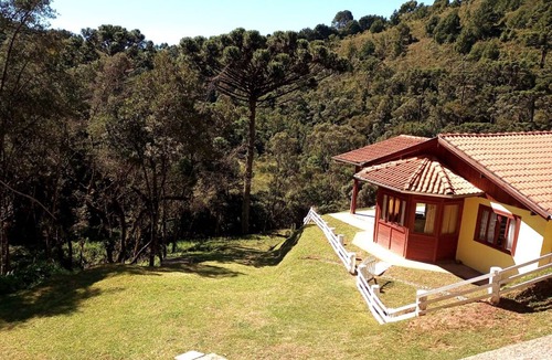Campos do Jordao Cottage | Country House with Mountain Views. Capivari 15 minutes. Pets Welcome!