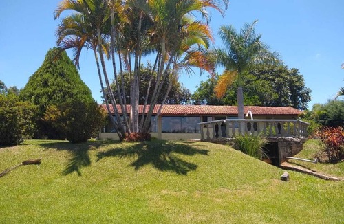 Sorocaba House | Country house in a gated community.