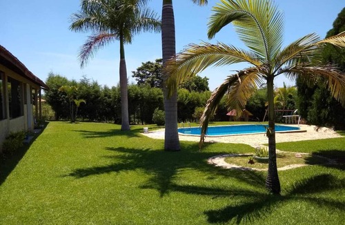Sorocaba House | Country house in a gated community.
