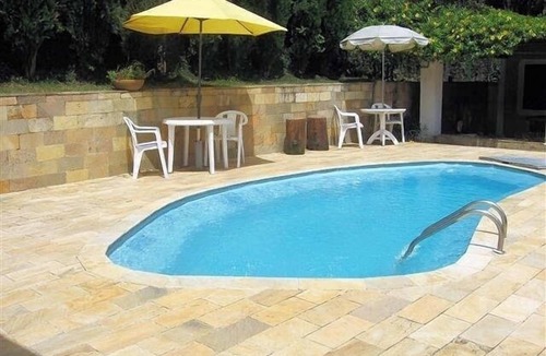 Cotia House | Country house in Cotia - São Paulo, gated community, cozy, 45 min from São Paulo.