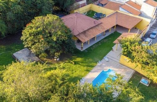 Cruzeiro House | Country house in Cruzeiro, SP, with pool, gourmet area and leisure facilities near Canção Nova.