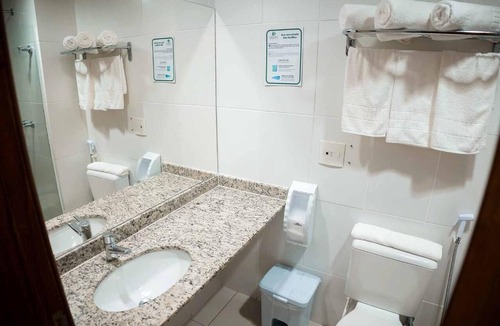 Jardim Flamboyant Hotel | Couple Retreat Near Forte Beach w/Steam Room and Gym Amenities