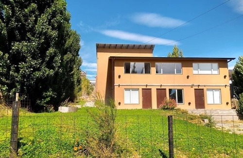 Macrozona Bahia Redonda y Primeros Faldeos Apartment | Cozy Duplex at Flamenco Bay: Steps from the Argentino Lake & Fully Equipped!