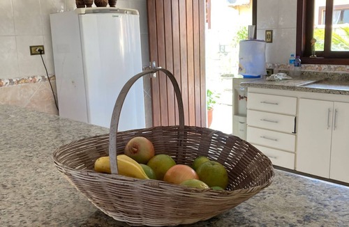 Horto House | Cozy house in a gated community in Ubatuba, pets allowed, close to the beaches.