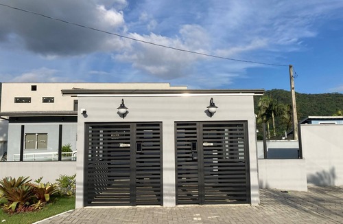 Horto House | Cozy house in a gated community in Ubatuba, pets allowed, close to the beaches.