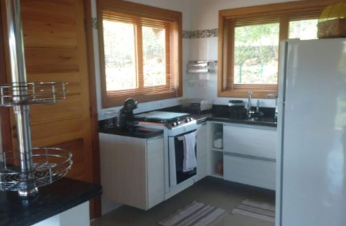 Campos do Jordao Cottage | Cozy house in a mountain condominium.