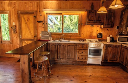 Salto Cabin | Cozy log cabin with mountain view