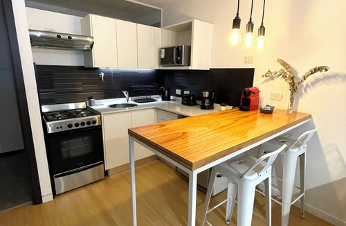 Comuna 12 Apartment | Cozy Studio Super Equipped! Great for Remote Workers/couples. In the Heart of BA
