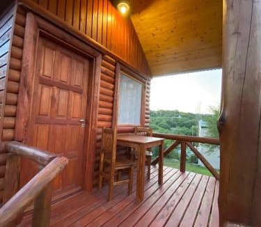 Alta Gracia Ski Chalet | CUYEN LA SERRANITA Dormi DLX Cabin para 2 Personas