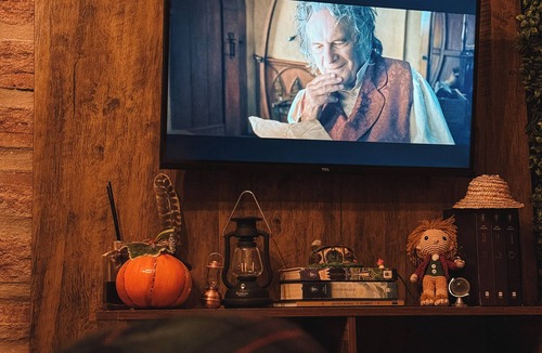 Condor House | Cypress County - Hobbit Themed Lodging