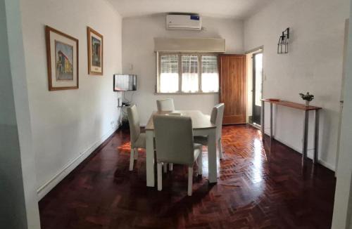 Ezeiza House | Día y noche