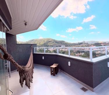 Sao Roque Apartment | Dúplex do Poente, vista única a 5 min da Rota do Vinho em São Roque, SP