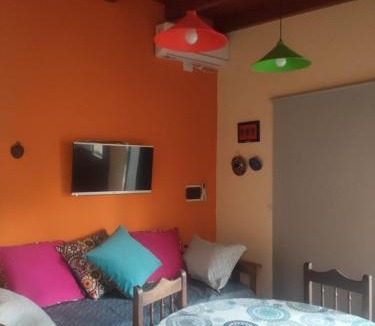 Villa Maria House | DE PASO PRIMO - camas 1 Plaza- cochera sin techar con rejas
