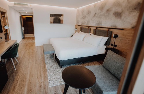 Villa General Belgrano Hotel | Deluxe King Room w/Pools & Wellness Facilities | Near Villa General Belgrano
