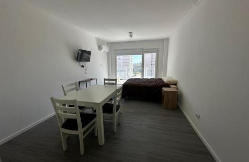 Necochea Apartment | Depart a una cuadra de la playa, garaje, pileta