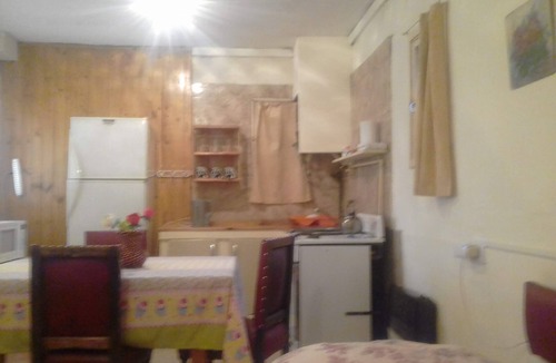 10 de Diciembre Apartment | Departamento en planta baja para tres personas,