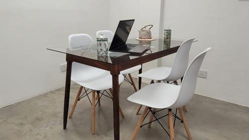 Martinez Apartment | Departamento Martinez San Isidro con AA y Wifi velocidad Ideal para quienes necesitan alojarse cerca de clínicas como Trinidad San Isidro Las Lomas o Fertilitis excelente acceso desde Panamericana y Thames espacio comodo tranquilo y totalmente equipado