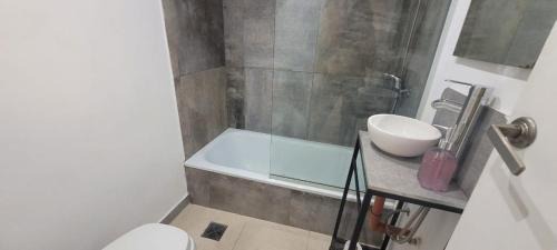 Martinez Apartment | DEPARTAMENTO moderno en Martinez cerca de clinicas y oficinas con WIFI y AA ideal para parejas y o viajes de trabajo