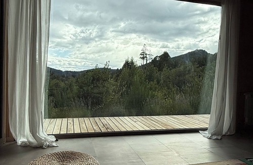 San Carlos de Bariloche House | Design house in the forest. Laguna del Trebol Reserve Zone