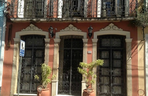 Santo Antonio Apartment | Direita S. Antonio Room Double suite with bathroom and air conditioning