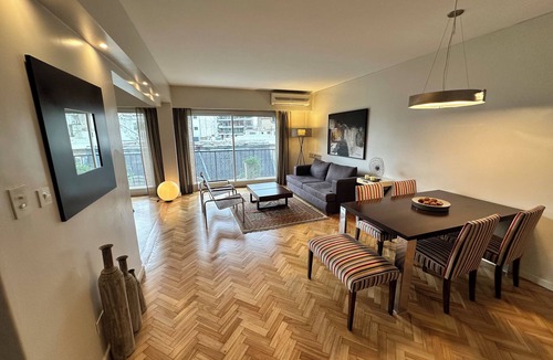 Recoleta Condo | DISCOUNTED Apt. in Recoleta, just one block from subway station!