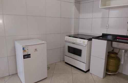Centro Apartment | Dois quartos Cozinha completa Wi Fi Self check in com senha Central e perto de tudo a 4,4Km da Rodoviária e 15,4 km do Aeroporto Apartamento 301
