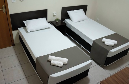 Zona 01 Hostel | Dom Hotel - Maringá